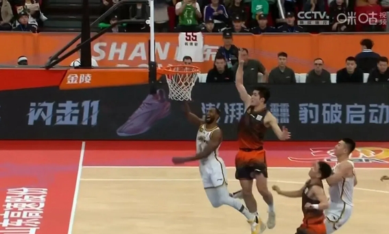 山西队逆转上海队，赵继伟扛起全队