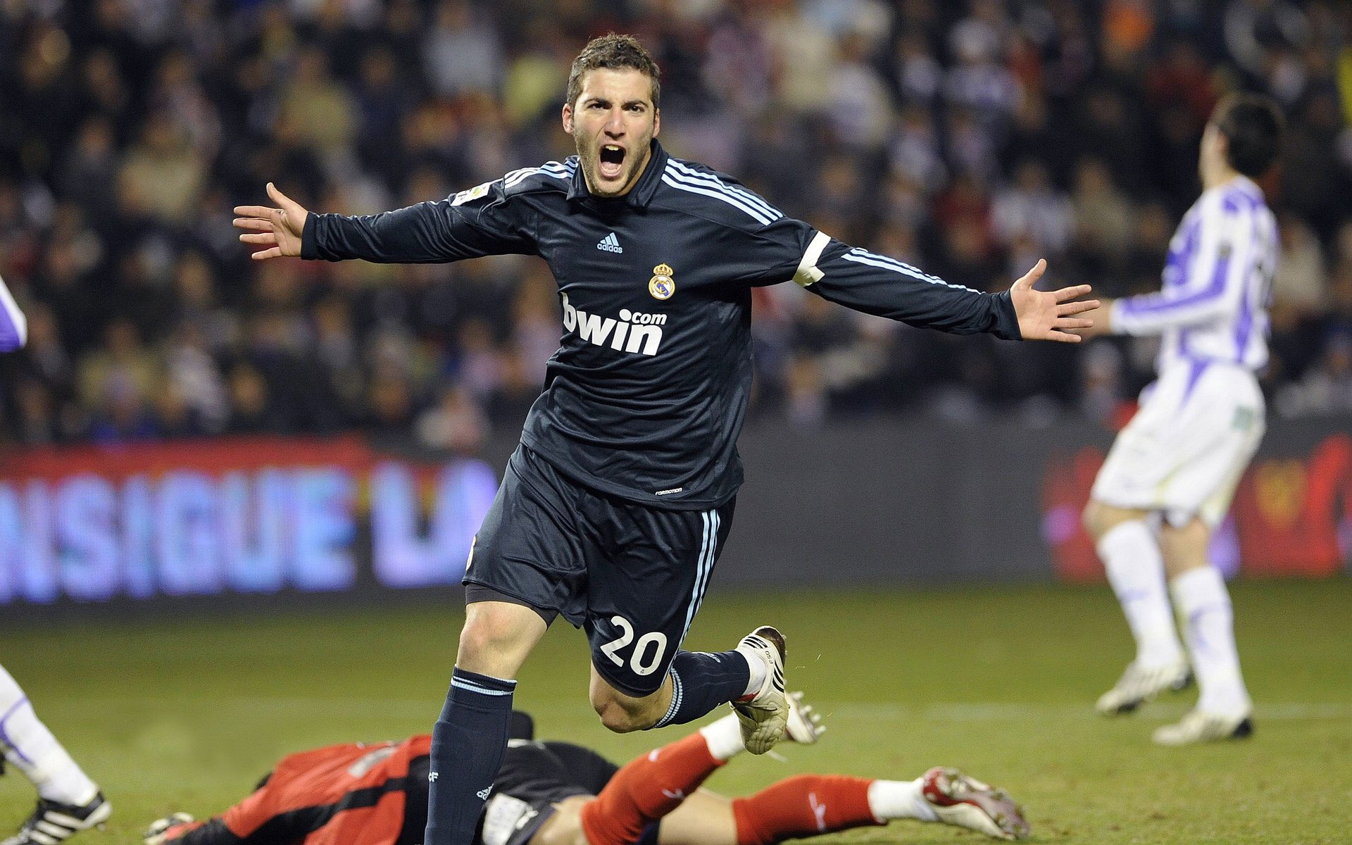 双线奇迹,AC米兰欧冠突围,卡拉斯科抢七封神